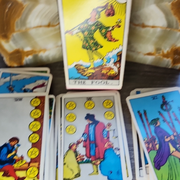 Vintage Arthur Edward Waite Classic Tarot Card Deck with Yellow and Green Design - Picture 8 of 9